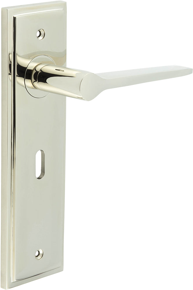Tappered Pattern Lever Handle On A Large Rectangular Backplate - Polished Nickel
