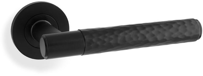 Spitfire Hammered Lever Handle On Concealed Fix Low Profile Round Rose - Matt Black