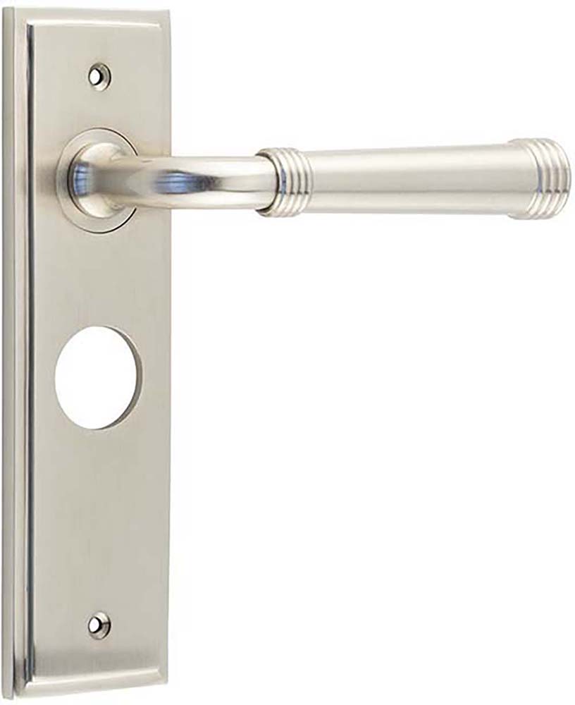 Classic Pattern Lever Handle With Ring Detail On A Large Rectangular Backplate - Polished Nickel