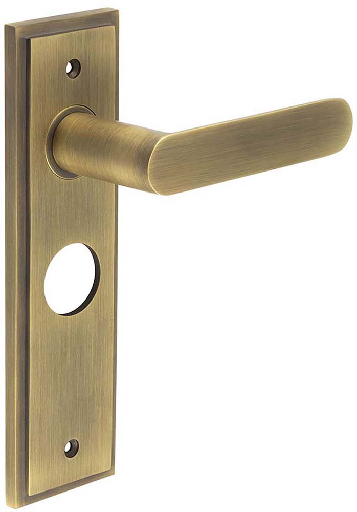 Flat Front Pattern Lever Handle With Rounded End On A Large Rectangular Backplate - Antique Brass