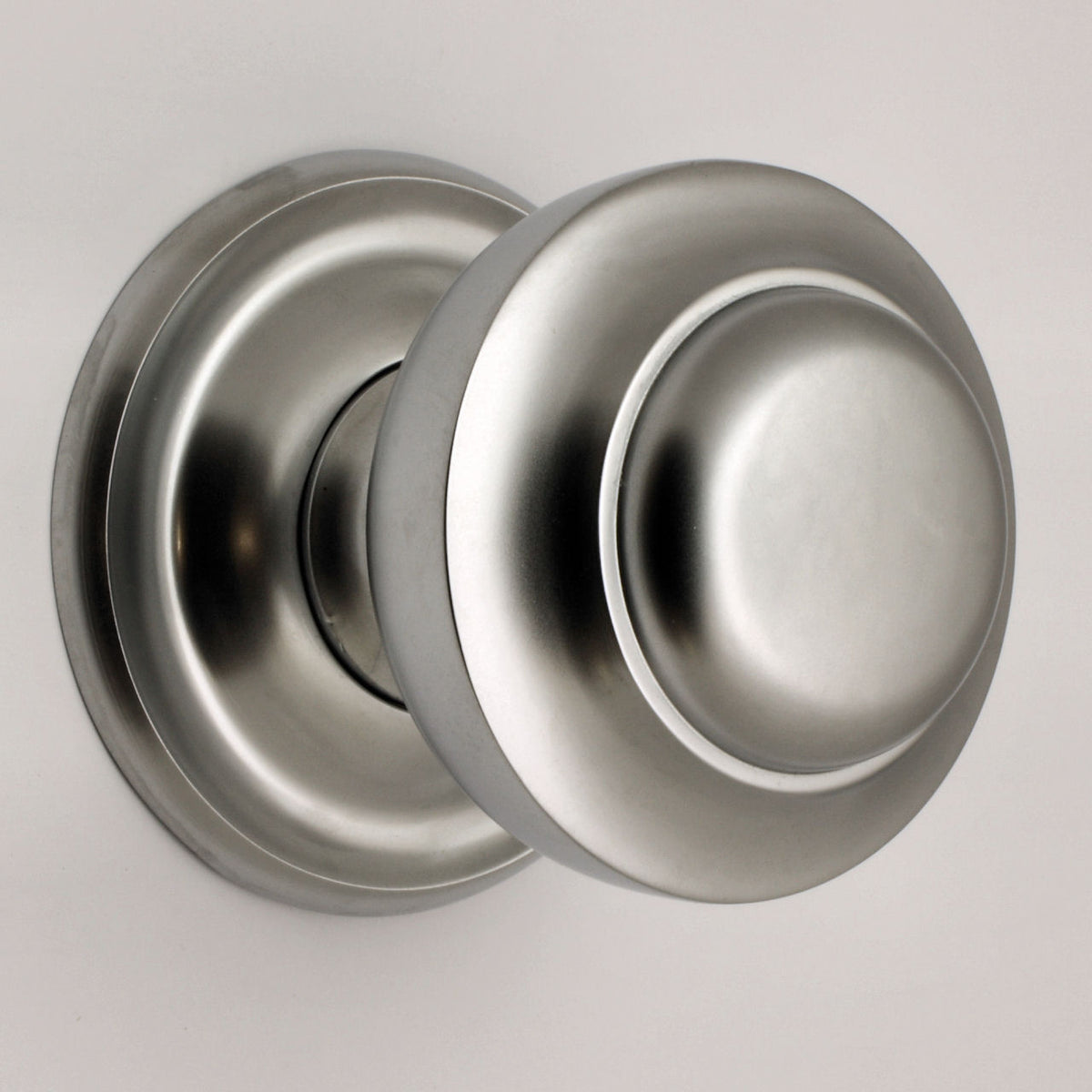 Traditional Victorian Style Centre Door Knob - Matt Chrome