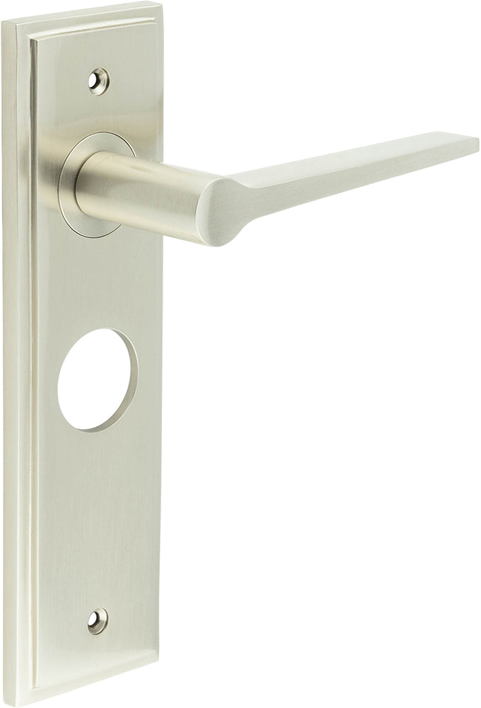 Tappered Pattern Lever Handle On A Large Rectangular Backplate - Satin Nickel