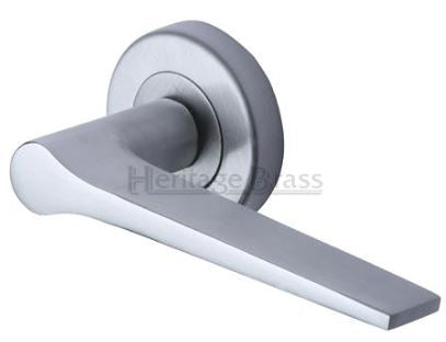 Gio Round Rose Lever Handle - Satin Chrome