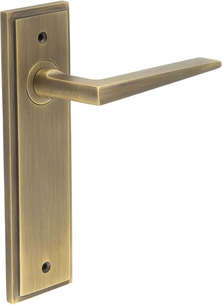 Wedge Pattern Lever Handle On A Large Rectangular Backplate - Antique Brass