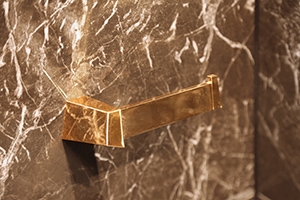 penthouse-bathroom-gold-luxury-accessories