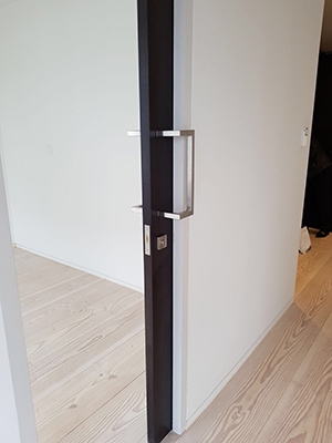 sliding-door-city-road