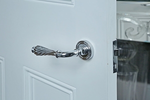 enrico-lever-on-rose