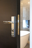 bespoke-lever-on-backplate-polished-chrome